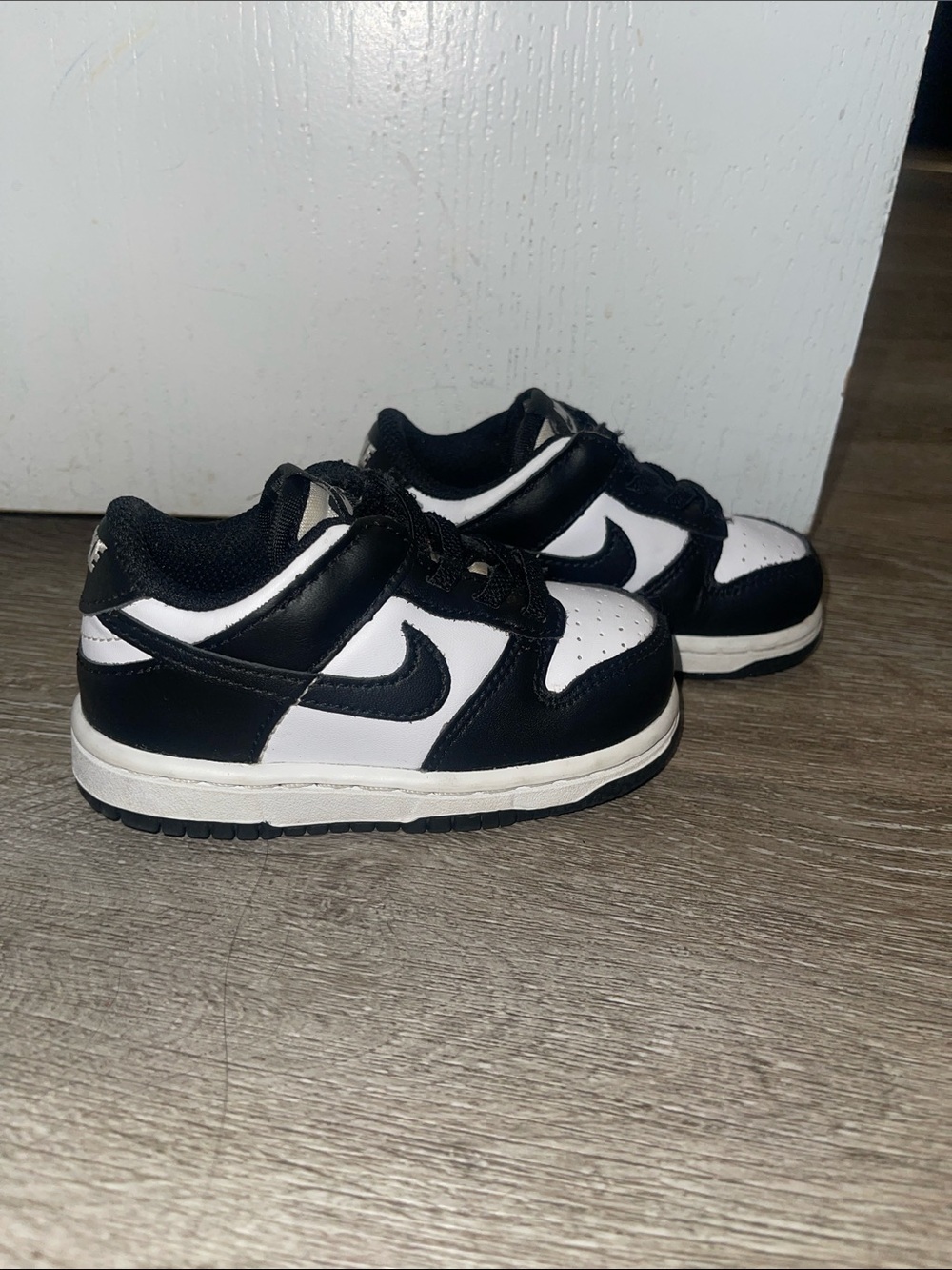 Nike Kids Black and White Low-Top Sneakers panda dunks size 6c